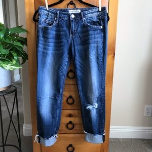 Cropped skinny jean with raw edge hem